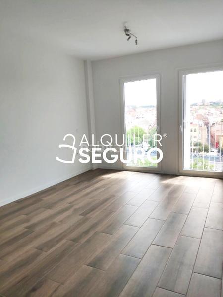 Foto 61fec906-f46a-460e-a20a-94f8dae0de08. Rent flat with heating parking in Adelfas Madrid