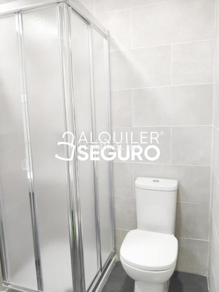 Foto d00bca40-f414-43fb-a748-c12afb787941. Rent flat with heating parking in Adelfas Madrid