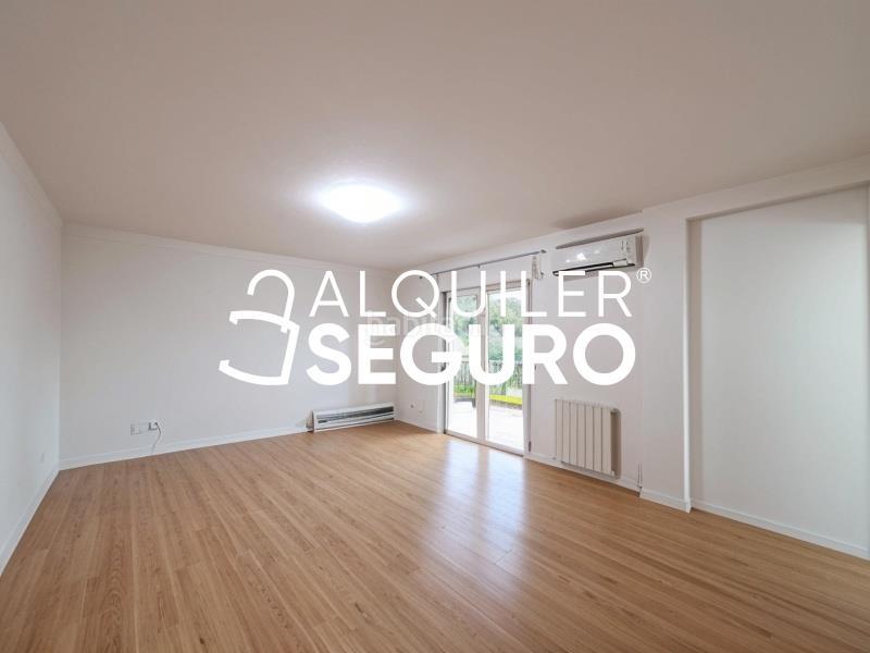 Foto d80ac874-b02b-46ca-a476-94d284e8447f. Rent flat with heating pool in Villalba Pueblo Collado Villalba