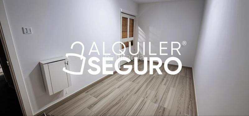 Foto 2f6d50e7-9696-4251-8626-415d6f2bb5e1. Lloguer pis amb calefacció a Llano Gijón