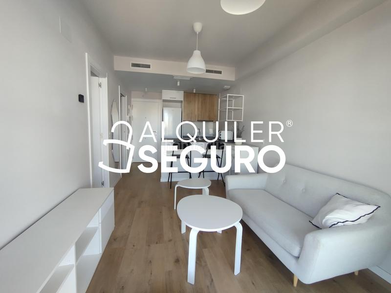 Foto 44b02aa3-5780-493d-8a00-203d51514f29. Alquiler piso  c emilio prados en Los Ríos Mijas