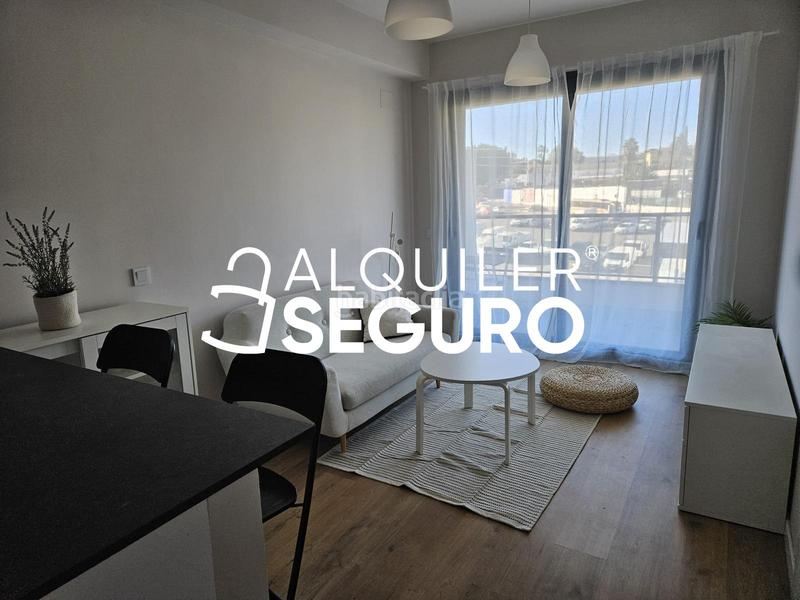 Foto 820c69cf-f29b-48bf-bc5e-b7643a145c76. Alquiler piso  c emilio prados en Los Ríos Mijas