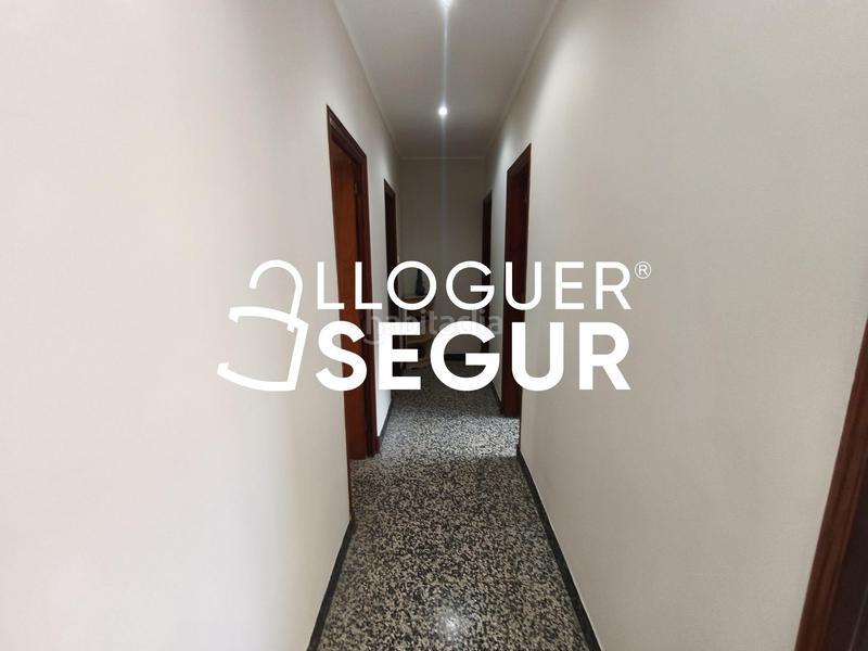 Foto e2d09387-bf59-4998-a839-167971f06ac5. Alquiler piso  c sant silvestre en Centre Santa Coloma de Gramenet