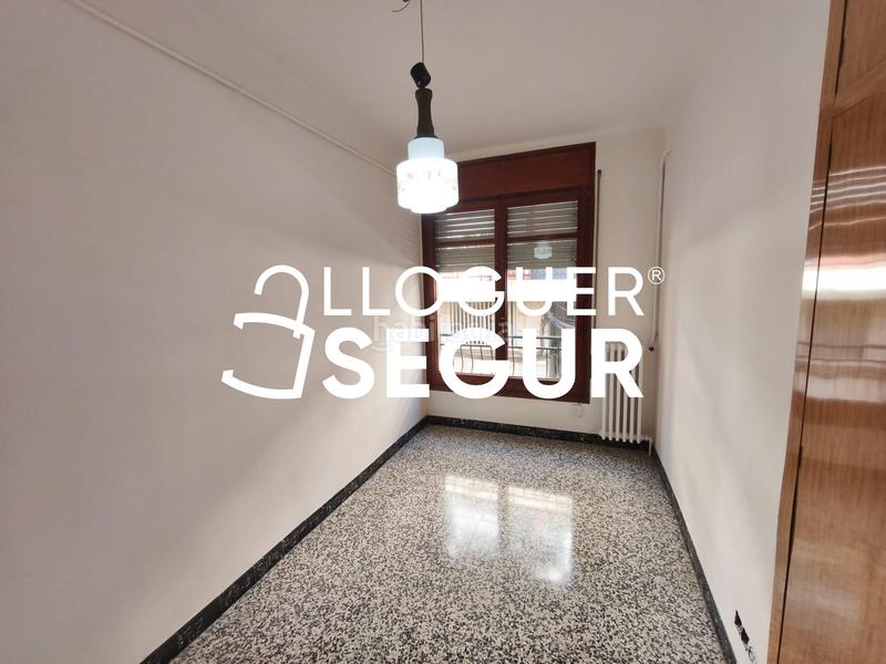 Foto b7c5440a-c2f6-41cd-a2e3-650bdc3075d7. Miete etagenwohnung mit heizung in Centre Santa Coloma de Gramenet