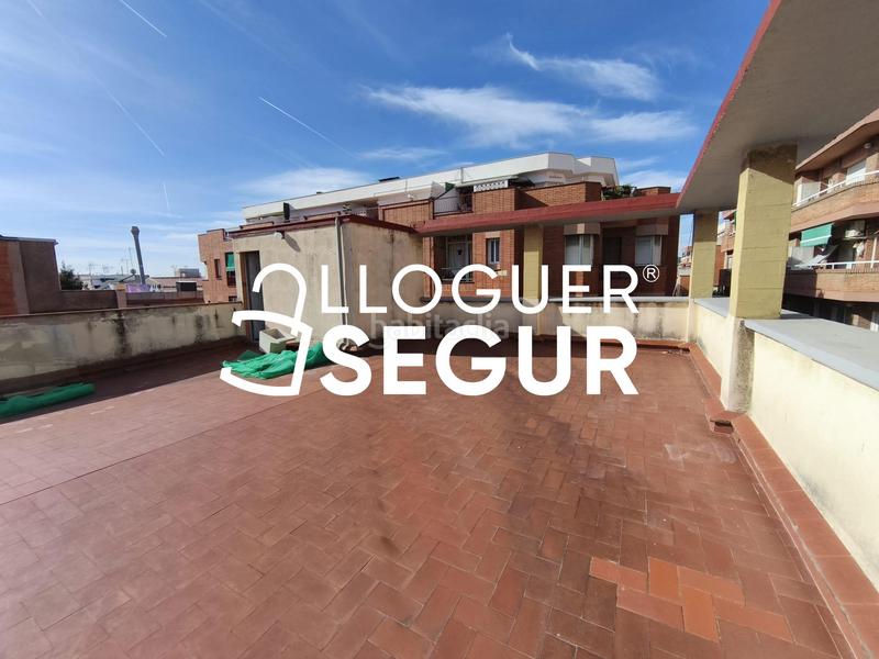 Foto f19fe6bb-18f4-4247-8514-553ac87cbe35. Miete etagenwohnung mit heizung in Centre Santa Coloma de Gramenet