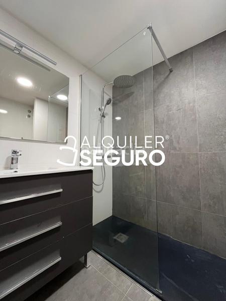 Foto 8bd363fd-6d19-418c-a322-175c6b21c574. Location studio avec chauffage parking piscine dans Madrid
