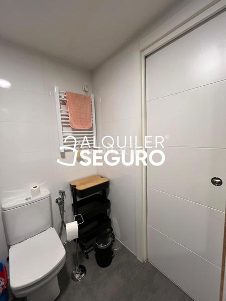 Foto e08d5cb9-48ac-4757-95c0-4f0a592a82e4. Rent studio with heating parking pool in Acacias Madrid