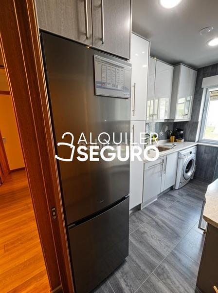 Foto b50be135-413a-4250-8a31-e8ac92a89553. Rent flat with heating in Comillas Madrid