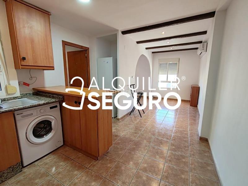 Foto 3e63dc9b-328b-4bfe-8bcb-7787541209de. Rent flat in Plaza Crevillente - Antiguos Juzgados - El Asilo Elche / Elx
