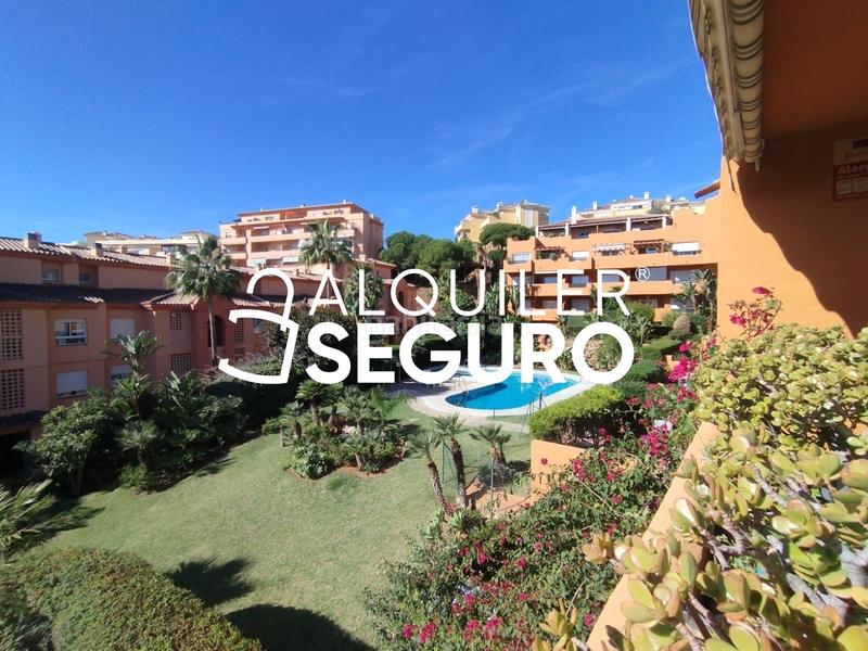 Foto 9558b65a-2e22-4006-914f-f06a486c987c. Rent flat with heating parking pool in Riviera del Sol Mijas