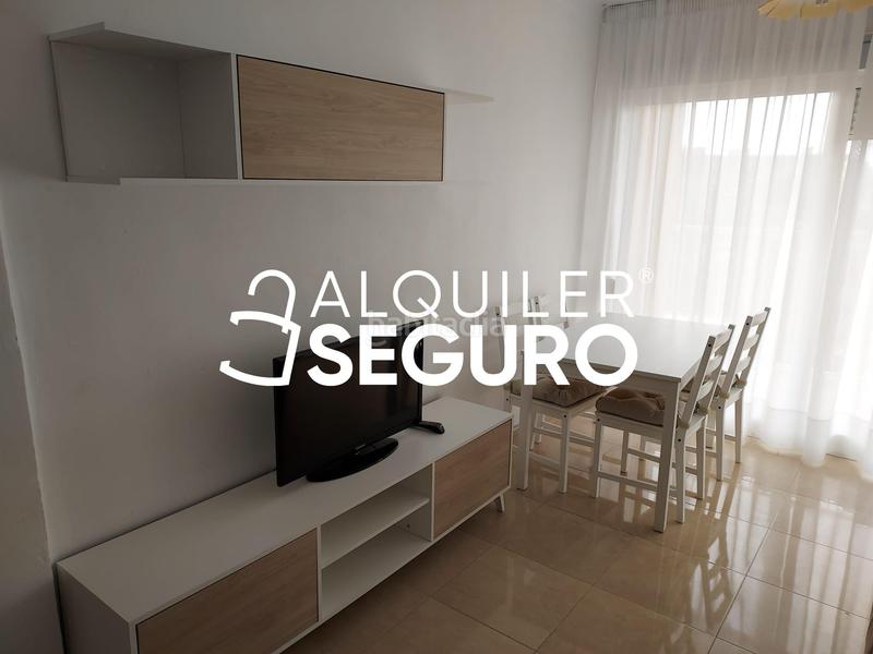 Foto dcedddeb-6620-4050-b536-c7092c67a2a8. Rent flat in Parque Ayala - Jardín de la Abadía - Huelín Málaga