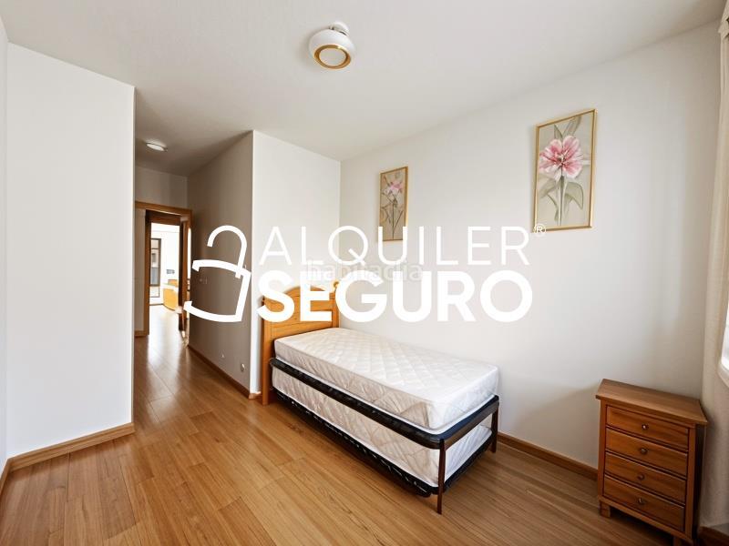 Foto 6fd83fff-6ec5-4ec8-b0ab-bd8819251da4. Rent flat with heating parking in Sónsoles Ávila