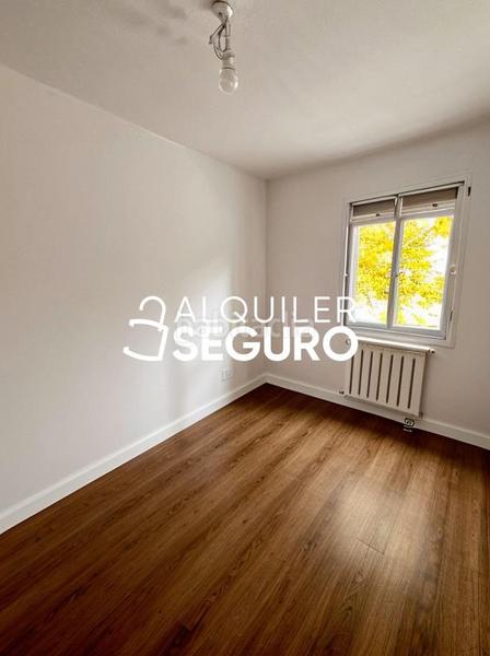Foto bcac3c42-67a2-4a76-bd29-808846aa39ef. Alquiler piso  av. de san luis en Pinar del Rey Madrid