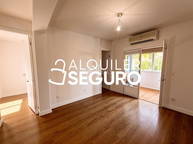 Foto c8bdb5f0-2699-47d7-98ba-51290570c3ca. Alquiler piso  av. de san luis en Pinar del Rey Madrid