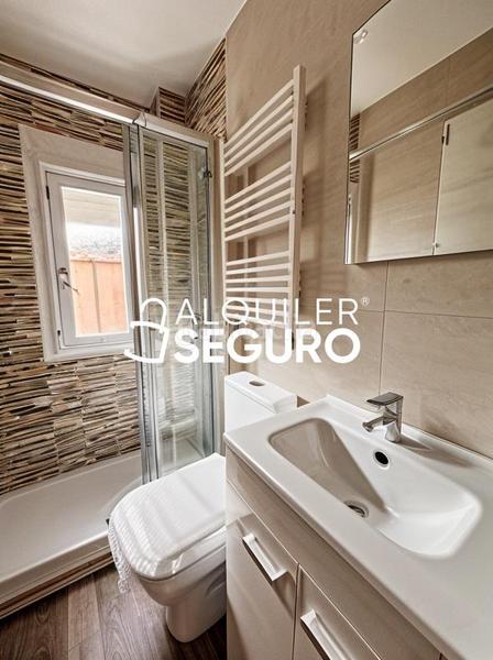 Foto f931cfb0-023f-45ee-ab3d-fc1143f6ffcf. Miete etagenwohnung mit heizung in Pinar del Rey Madrid