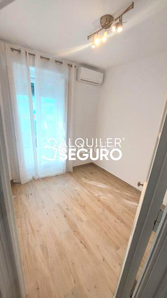 Foto 2e53ca2f-f1e3-4dae-9d81-66449c05d356. Rent flat with heating in Embajadores-Lavapiés Madrid