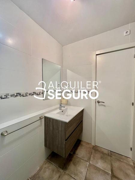 Foto c5c08476-2ec7-488d-8b20-4af33463f4cc. Location appartement avec chauffage dans Pilar Madrid