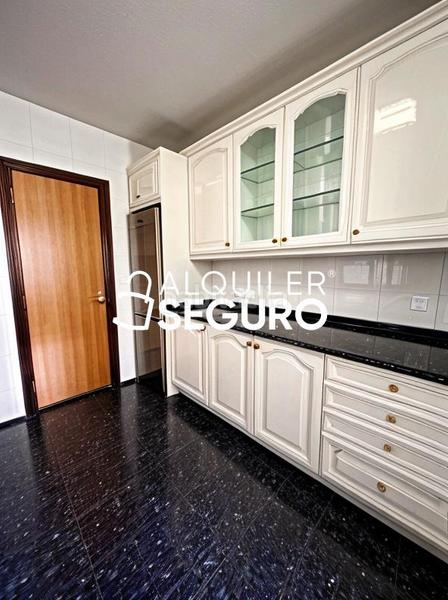 Foto 25470576-82c3-4ed3-8ce4-8bb173a8959f. Alquiler piso  c de las cañas en Colina Madrid