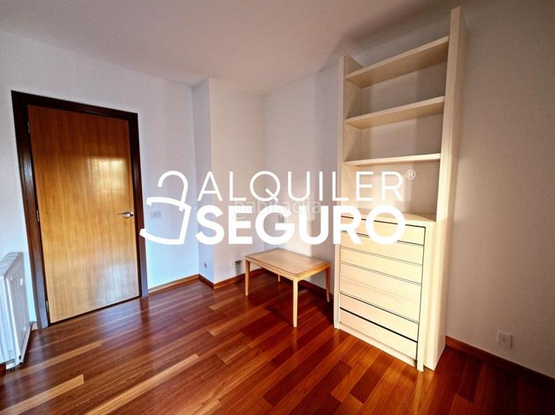 Foto 58a447e6-effd-46cb-8d69-ba84e732e1c8. Alquiler piso  c de las cañas en Colina Madrid