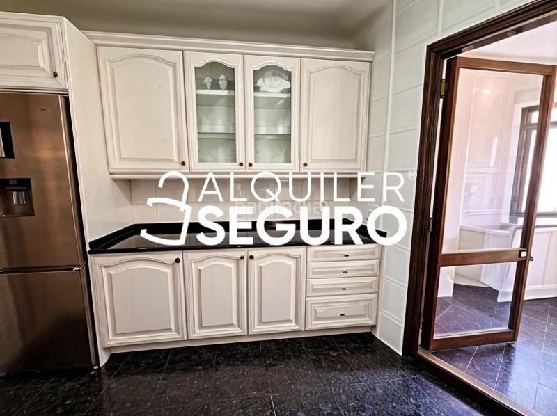 Foto 80fd711f-f846-4ad8-a508-233d03f39753. Alquiler piso  c de las cañas en Colina Madrid