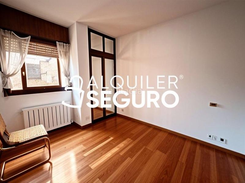 Foto 17e737ed-dc01-48d3-b5ce-22e1c8cea038. Location appartement avec chauffage parking piscine dans Madrid