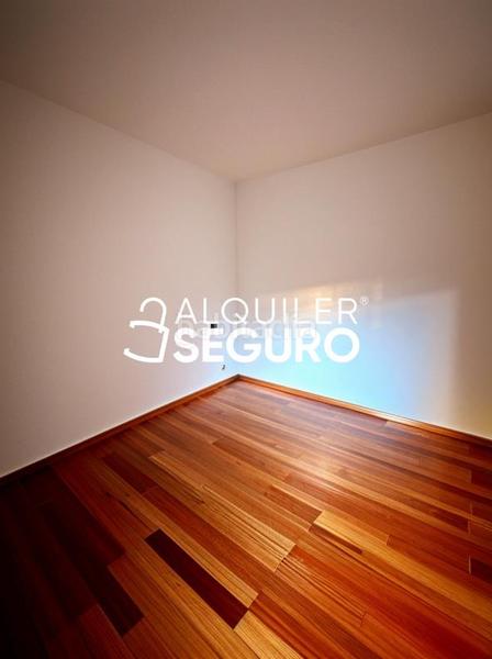 Foto 8dab90ff-9784-44b9-ae2f-bdb22f70e160. Location appartement avec chauffage parking piscine dans Madrid