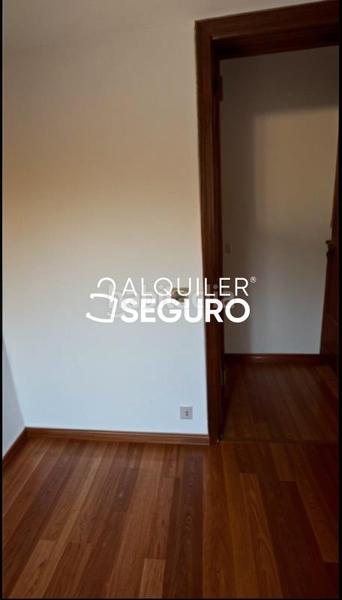 Foto 95db2ed7-68e8-42f6-9793-c198d257da57. Location appartement avec chauffage parking piscine dans Madrid