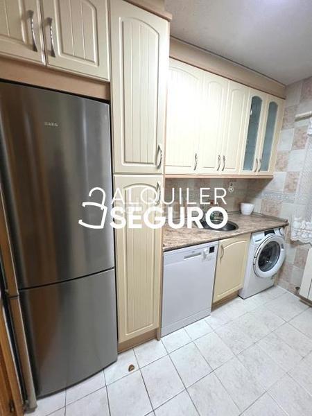 Foto 4ae306be-1530-4b54-9bfe-9af6a0cd5702. Miete etagenwohnung mit heizung in Los Ángeles Madrid