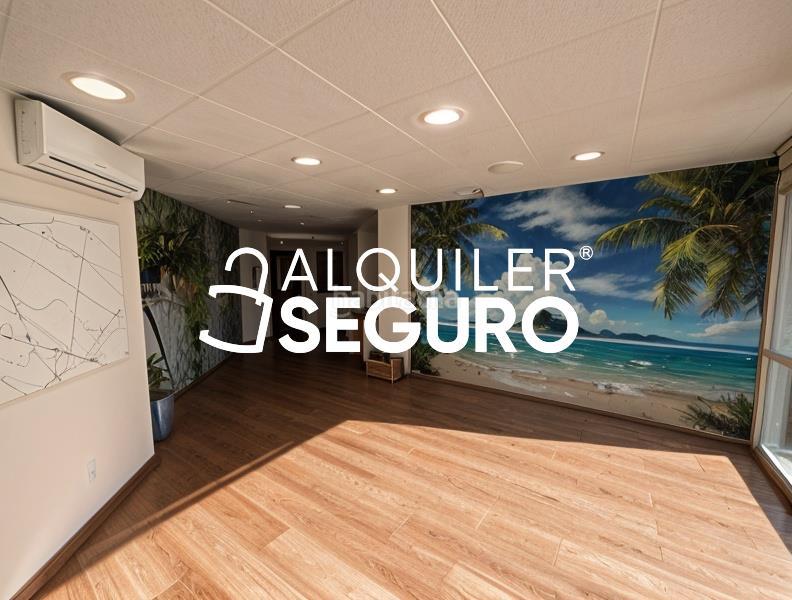 Foto 305a7dca-8e86-4f87-8c87-e09b3ec819c0. Alquiler local comercial local dhondures en La Sagrera Barcelona