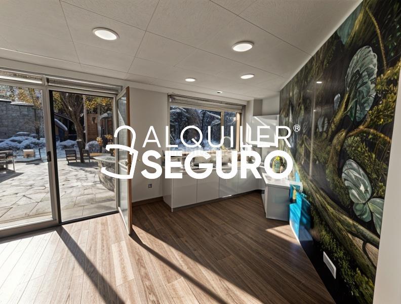 Foto 96cdadd7-1660-4e5b-93e9-b7e908dc94e0. Alquiler local comercial local dhondures en La Sagrera Barcelona