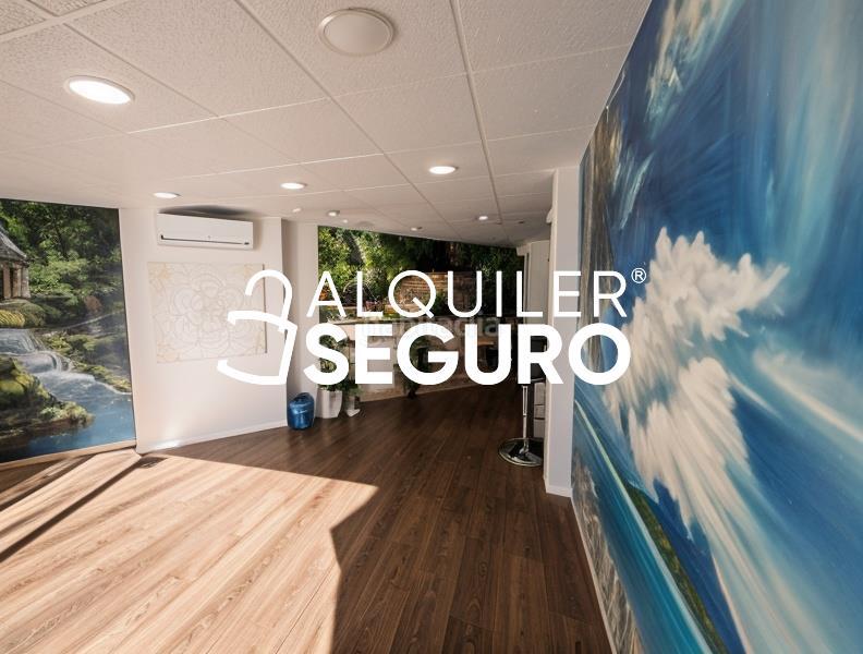 Foto d027b52c-a6c3-41df-950c-b213440a026a. Alquiler local comercial local dhondures en La Sagrera Barcelona