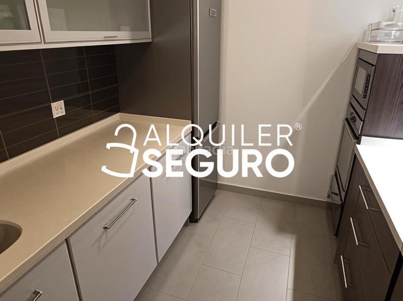 Foto 8e4fe1a0-7929-40f4-9ff6-f4d4905d588e. Alquiler piso  c cañadul en Sta. Aurelia - Cantábrico - Atlàntico - La Romería Sevilla