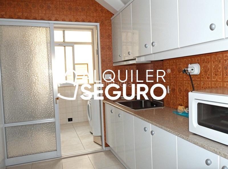 Foto 3272fbfe-f7c9-4aa0-b600-953ebfd0a40b. Lloguer pis amb calefacció a Avda de Madrid - Pº de la Estación Jaén