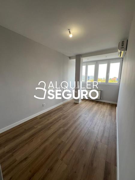 Foto 3cf203c9-d1cc-4fee-9ebe-bfaf8445a19e. Affitto appartamento con riscaldamento in Canillejas Madrid