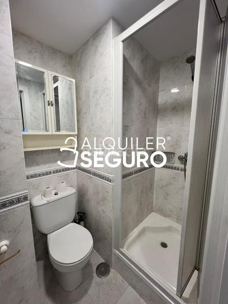 Foto 8d3a73ed-5a9e-45a4-9597-3afcce0a174a. Alquiler piso  c mequinenza en Canillejas Madrid