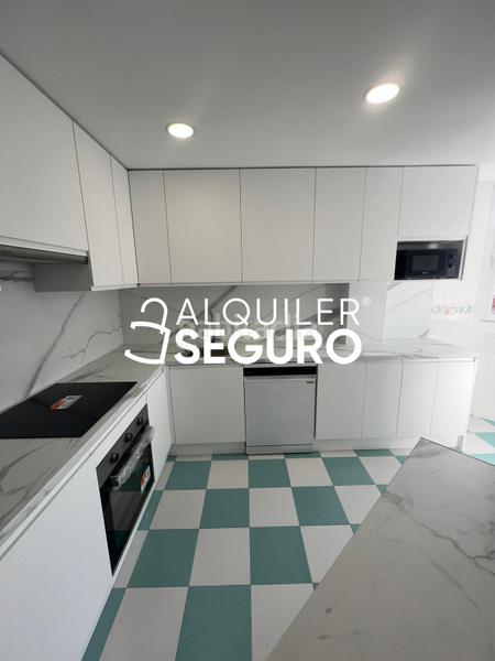 Foto 4635bf7b-73f7-4699-95c6-a13c3e36b61d. Miete etagenwohnung mit heizung in Canillejas Madrid