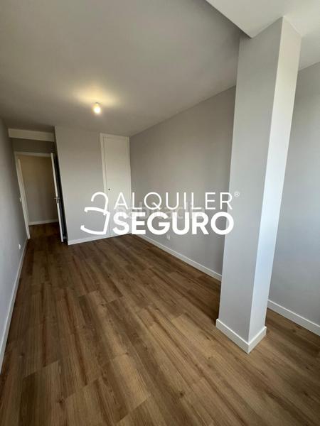 Foto 9b18e8f7-8360-4e3f-87ed-49080f0d756e. Miete etagenwohnung mit heizung in Canillejas Madrid