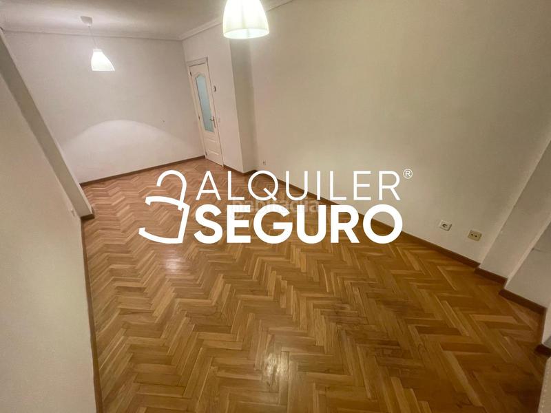 Foto 7092d63f-aab4-4494-bf12-bd4e79e6db59. Location appartement avec chauffage parking piscine dans Tres Cantos