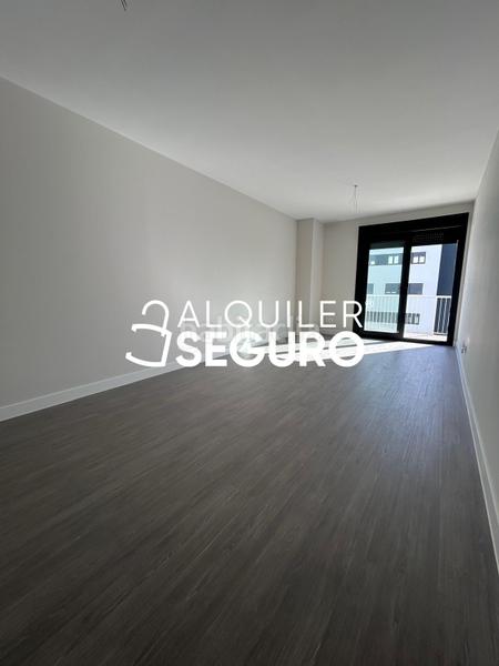 Foto 0f06cce2-e699-4f45-9239-af579d9af553. Lloguer pis amb calefacció aparcament piscina a Rosaleda - Juventud Granada