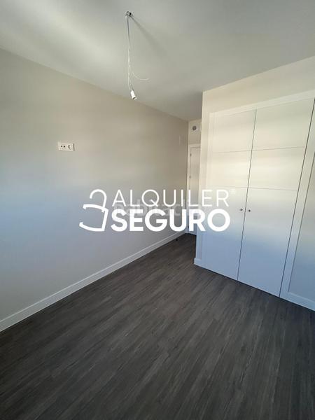 Foto 4cd8cb4b-0391-4bac-92ad-bd06d5e1f999. Lloguer pis amb calefacció aparcament piscina a Rosaleda - Juventud Granada