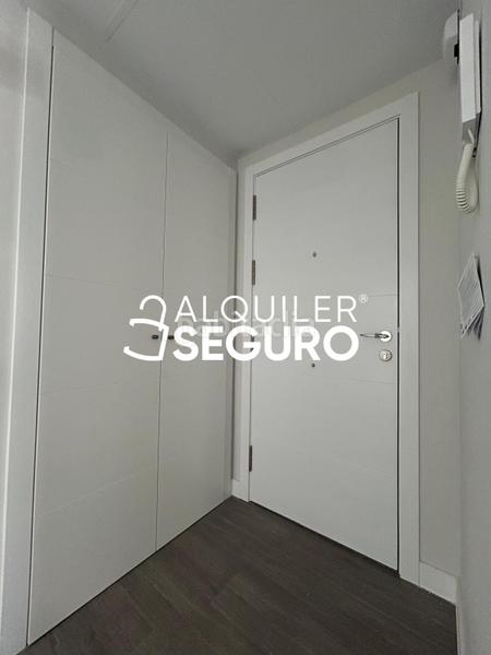 Foto 83d0d3bf-12fd-41e8-996e-dc5165885e44. Lloguer pis amb calefacció aparcament piscina a Rosaleda - Juventud Granada