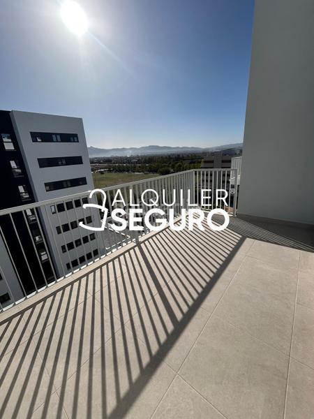 Foto acfe5e49-df46-4945-bd52-62d34b6fac48. Lloguer pis amb calefacció aparcament piscina a Rosaleda - Juventud Granada