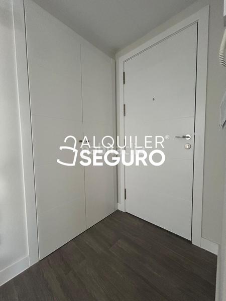 Foto dcc25909-a86e-4550-a033-4650055b1e64. Lloguer pis amb calefacció aparcament piscina a Rosaleda - Juventud Granada