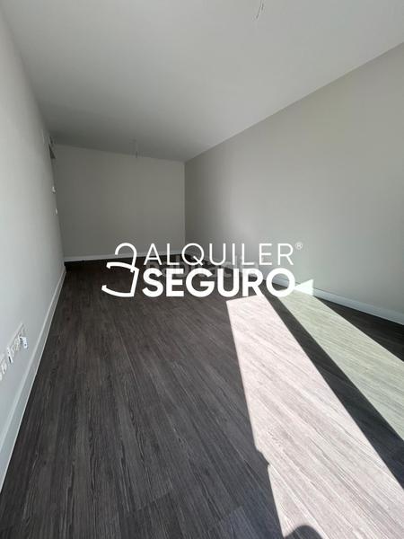 Foto e0dfadce-3165-47d3-8617-50a631b0d367. Lloguer pis amb calefacció aparcament piscina a Rosaleda - Juventud Granada