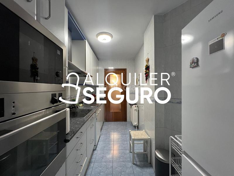 Foto 0ffd2df5-2d10-4a07-8abe-7cea53a1d50f. Lloguer pis amb calefacció piscina a La Paz Madrid