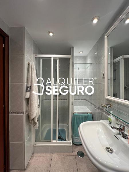 Foto 503a4e38-46af-4e76-8d7b-8198826b62b9. Location appartement avec chauffage piscine dans La Paz Madrid