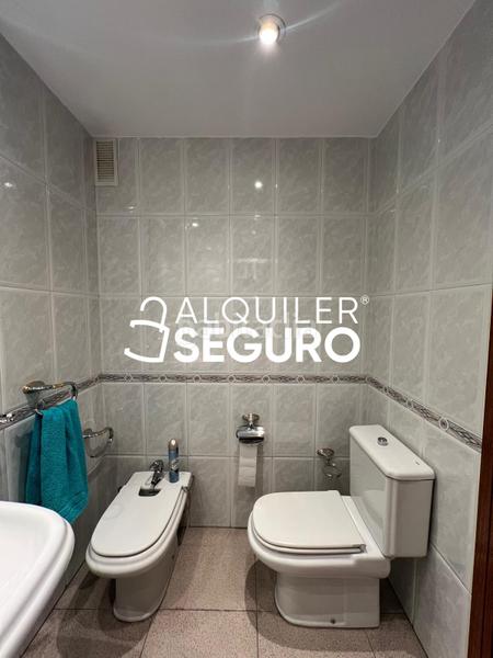 Foto b2d3c99a-d95a-4e13-9ffb-94efd2a0ca7d. Location appartement avec chauffage piscine dans La Paz Madrid