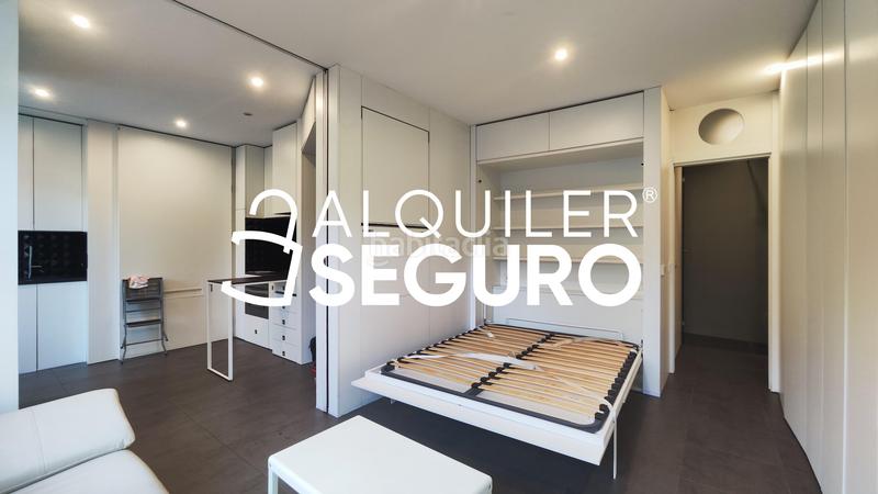 Foto ebb2a225-c1ce-4d36-a63b-c2b9d0030845. Lloguer estudi amb calefacció piscina a Valdezarza Madrid