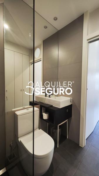 Foto f6d274ae-4fab-4873-8d38-cafd539ee584. Lloguer estudi amb calefacció piscina a Valdezarza Madrid