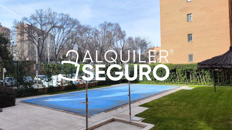 Foto 043eca4e-469c-4f94-9446-53f8fcbf573b. Location studio avec chauffage piscine dans Valdezarza Madrid